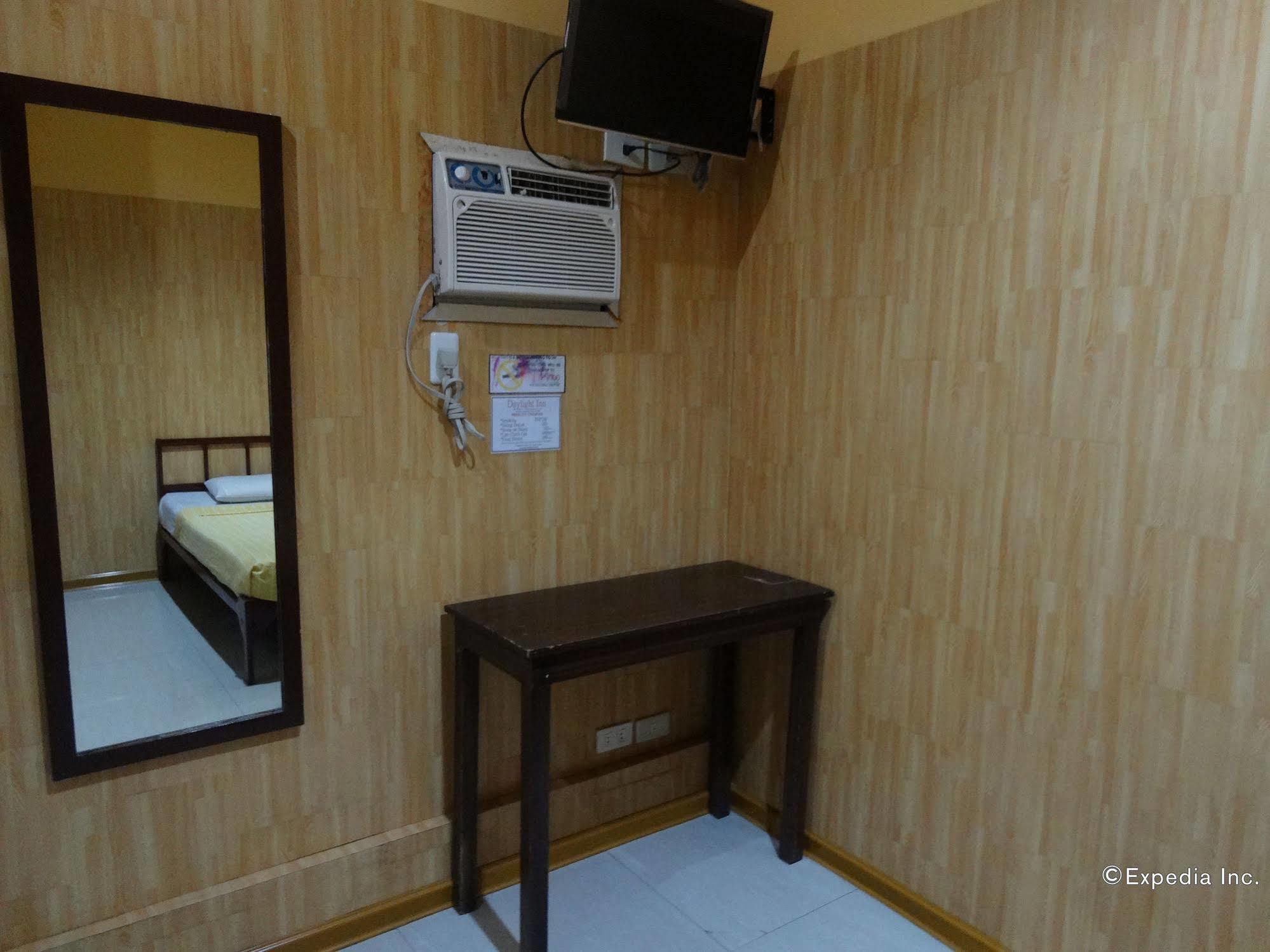 Daylight Inn Davao Zewnętrze zdjęcie